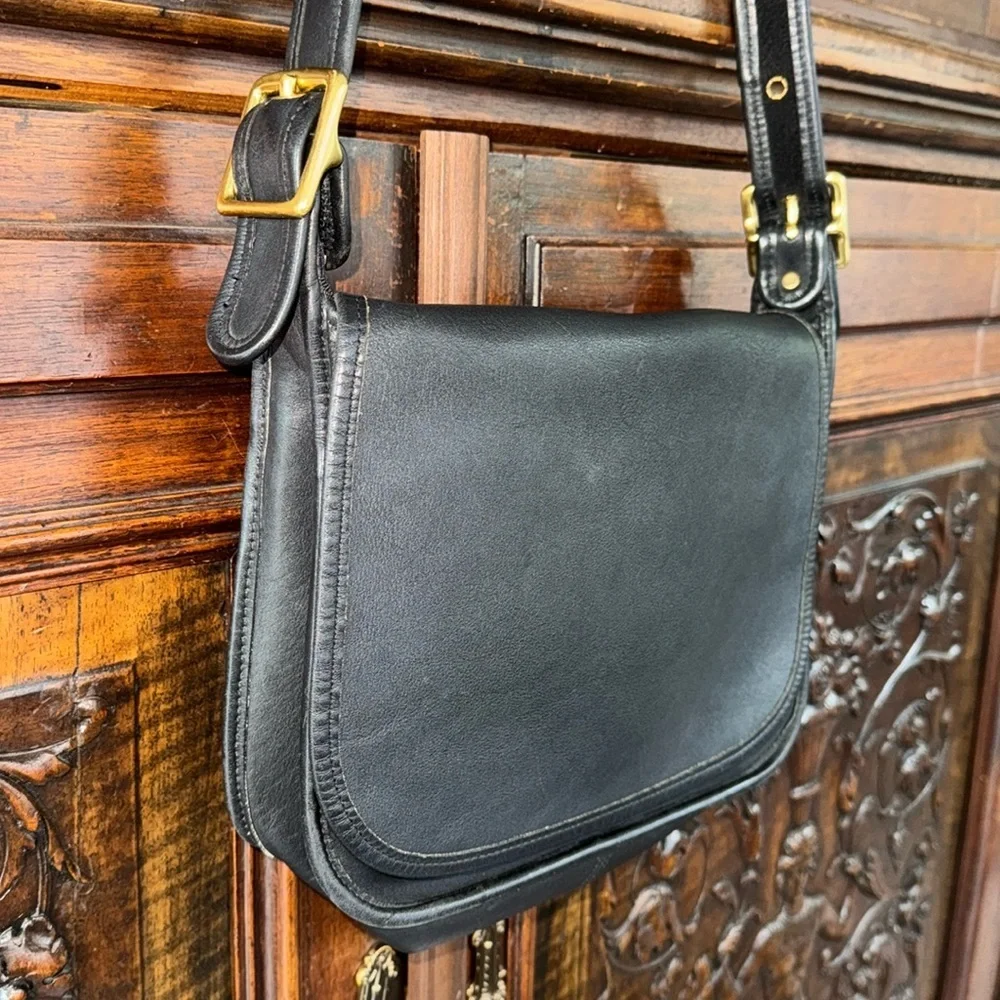 COACH purse Leather and Brass Flap Top Shoulder Bag vintage 1990s Patricia - Picture 2 of 10